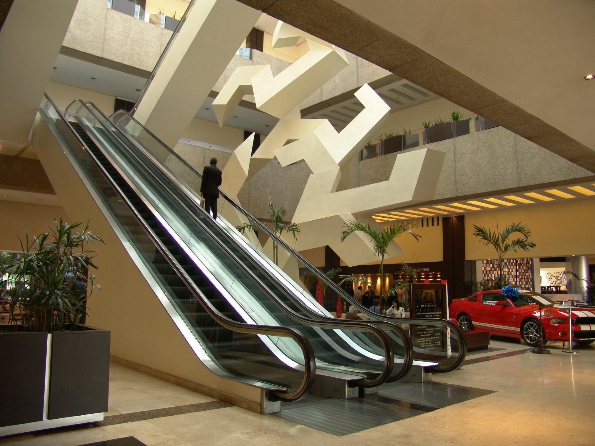 Royal Pedregal Ξενοδοχείο Μεξικό Εξωτερικό φωτογραφία Escalators at the shopping mall
